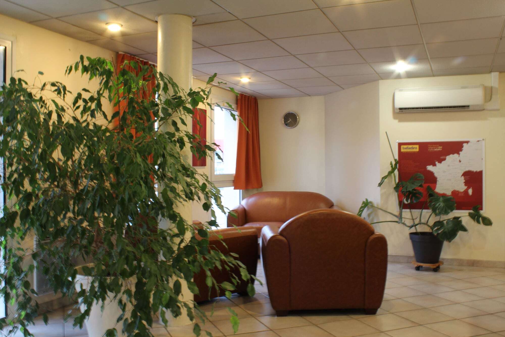 Castelculier Kyriad Direct Agen מראה חיצוני תמונה