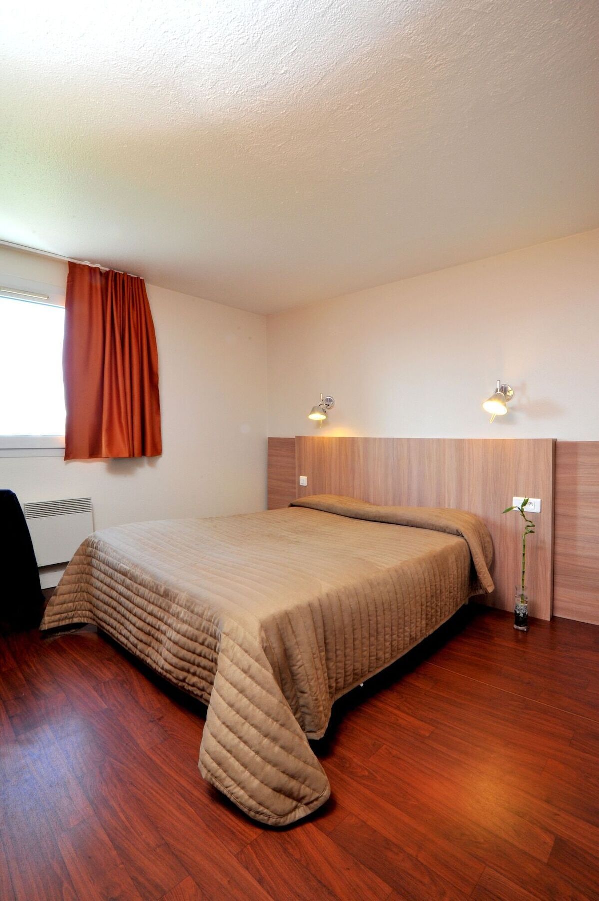 Castelculier Kyriad Direct Agen מראה חיצוני תמונה