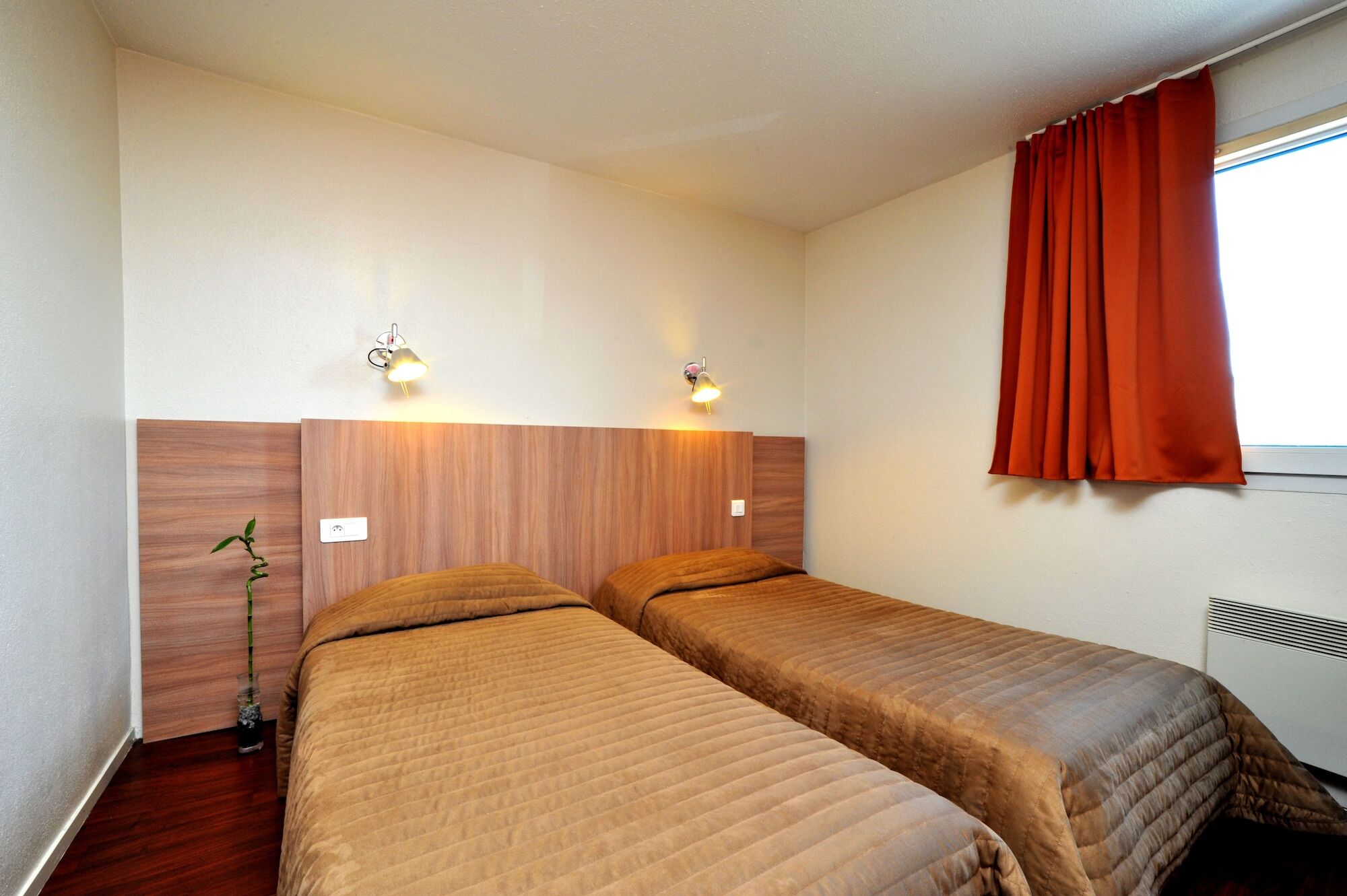 Castelculier Kyriad Direct Agen מראה חיצוני תמונה